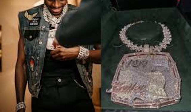 Victor Osimhen’den Olay Doğum Günü: 986 Karatlık Dev Elmas Kolye Sosyal Medyayı Salladı