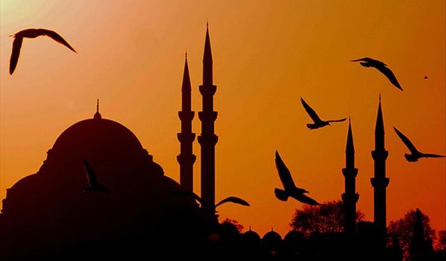 Berat Kandili Ne Zaman? 2026 Diyanet Takvimine Göre Berat Kandili Tarihi ve Önemi