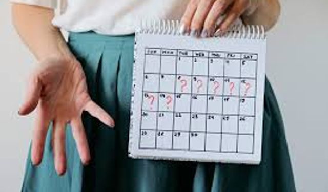 Adet Düzensizliği Neden Olur? Kadınların En Sık Sorduğu Sorular ve Olası Sebepler