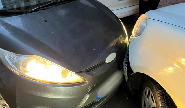 Bafra Tabakhane’de İftar Saatinde Zincirleme Kaza: 4 Araç Birbirine Girdi