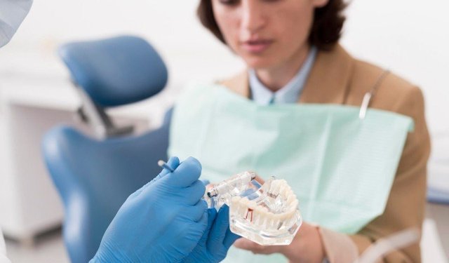 Protez Yerine Diş İmplant Yaptırmanın 10 Faydası