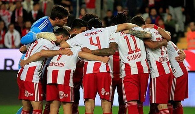 Süper Lig'de Düğüm Çözüldü: Antalyaspor Küme Düşen Son Takım Oldu