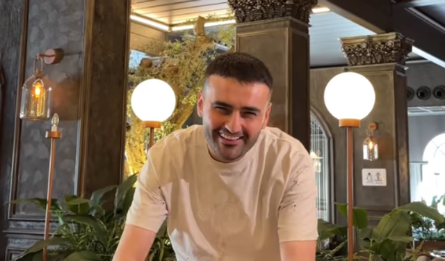 Czn Burak Fas İçin Özel Tatlı Yaptı! O Anlara Beğeni Yağdı!