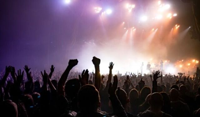 21 Ağustos İstanbul Etkinlikleri: Konserden  Tiyatroya Cuma Gününün Kapsamlı Programı