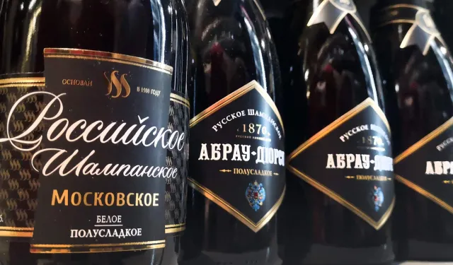 Rus Şampanya Fiyatları 2026: Abrau-Durso ve Lev Golitsyn Kaç Ruble?