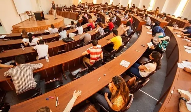 29 Ekim'de Üniversiteler Tatil mi? 28 Ekim'de Ders Var mı, KYK Yurtları Açık mı?