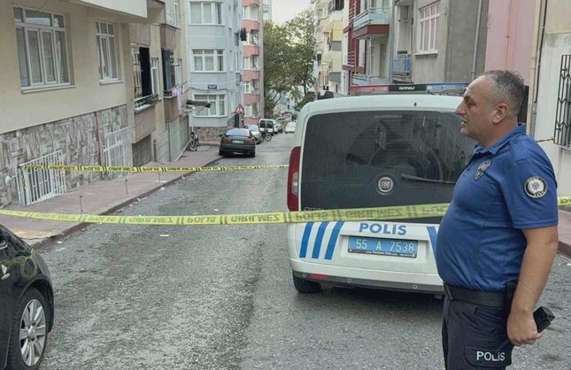 Samsun’da 20 Yaşındaki Genç Kadın Çatıdan Atladı