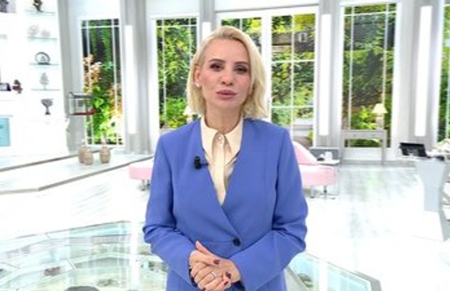 Esra Erol Programı Hangi Gün Saat Kaçta?