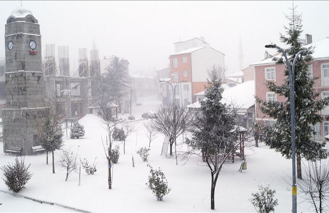 Tokat'ta Kar Yağdı. 25 İlçeye Ulaşım Kapandı - habergazetesi.com.tr