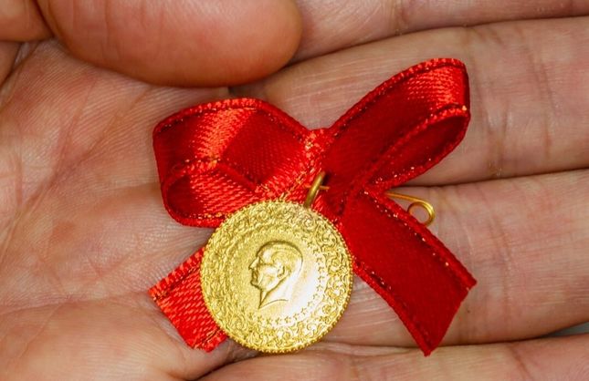 Çeyrek Altın 10.205 TL Oldu !!