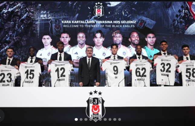 Beşiktaş'ın Yeni Transferleri İçin Tören Düzenlendi. Bakın Orada Hangi İsimler Var?