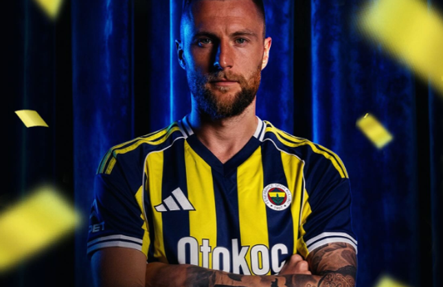 Fenerbahçe Oyuncusunun Doğum Gününü Böyle Kutladı!