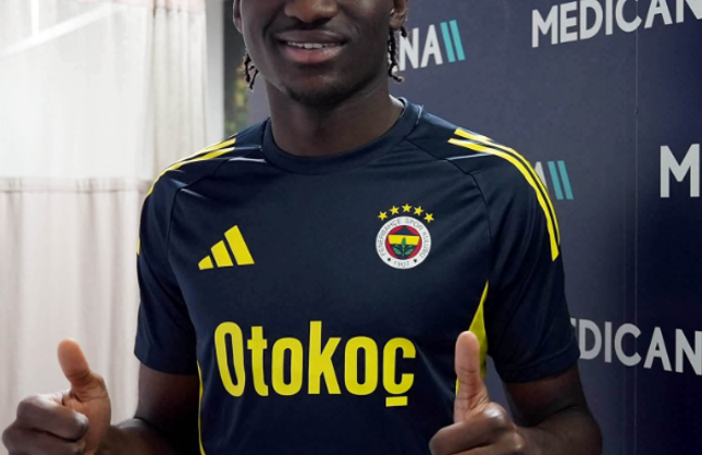 Fenerbahçe’nin Çiçeği Burnunda Transferi Sidiki Cherif Sağlık Kontrolünden Geçti..