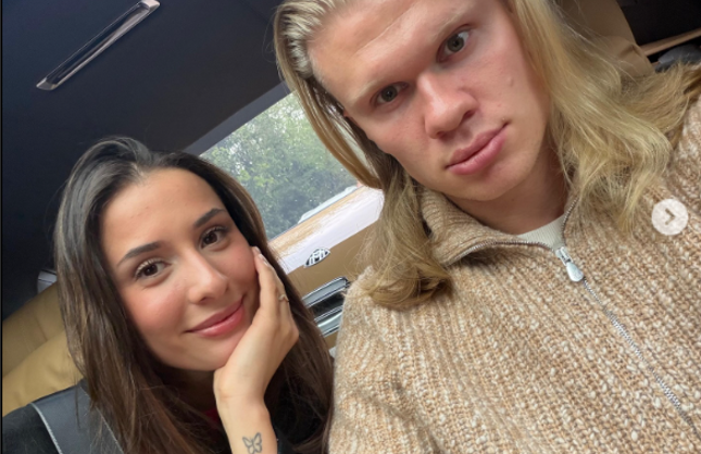 Erling Haaland Sevgilisiyle Fotoğraf Paylaştı! Binlerce Beğeni Aldı