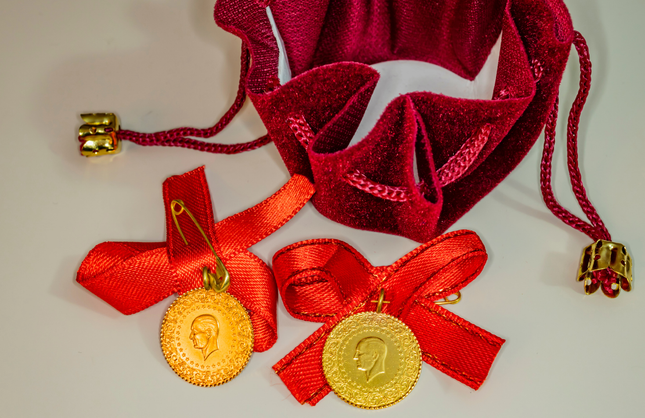 Altın fiyatları fırladı! 18 Haziran 2026 gram altın bugün öğle saatlerinde kaç TL oldu?