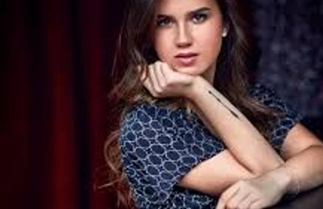 Ece Mumay Kaç Yaşında, Kaç Dil Biliyor?