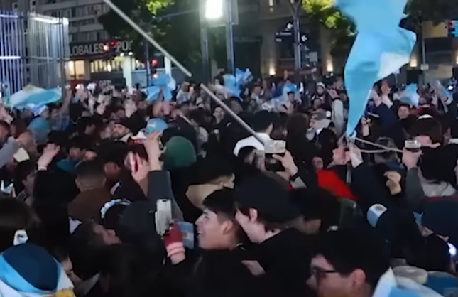 Arjantin İsviçre’yi 3-1 Yendi... Buenos Aires’te Binlerce Taraftar Bunu Kutladı...