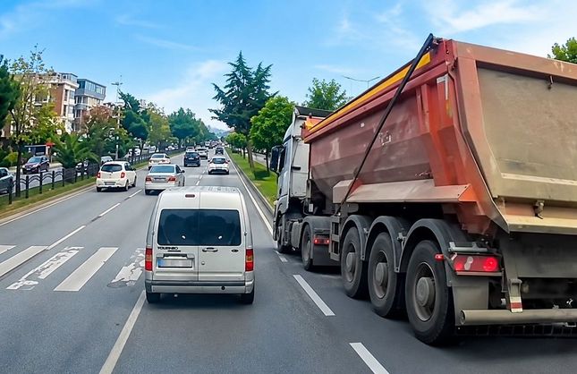 Samsun’da Kamyon Tartışması: Şoför Araç Kamerası Görüntülerini Paylaştı
