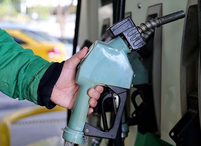 Motorinde beklenen zam sürpriz şekilde ertelendi tabelalar aynı kaldı