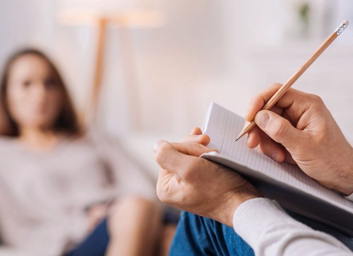Selamı Karşılıksız Kalsa Bile Vazgeçmeyenler - Psikologlar Bu Davranışın Ortak Özelliğini Açıkladı