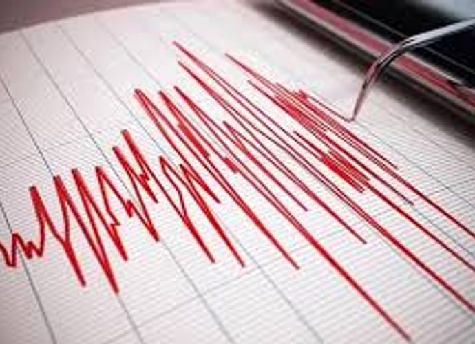 Balıkesir Sındırgı’da Korkutan Sabah - Dakikalar İçinde 3 Kez Sallandık, Herkes Sokağa Fırladı!