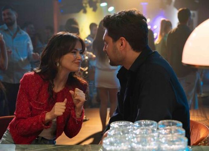 Kızılcık Şerbeti 31. Bölüm İzle: Ünal Malikanesi’nde İsteme Gecesi Şoku! Elif’in Bombası Her Şeyi Değiştirecek