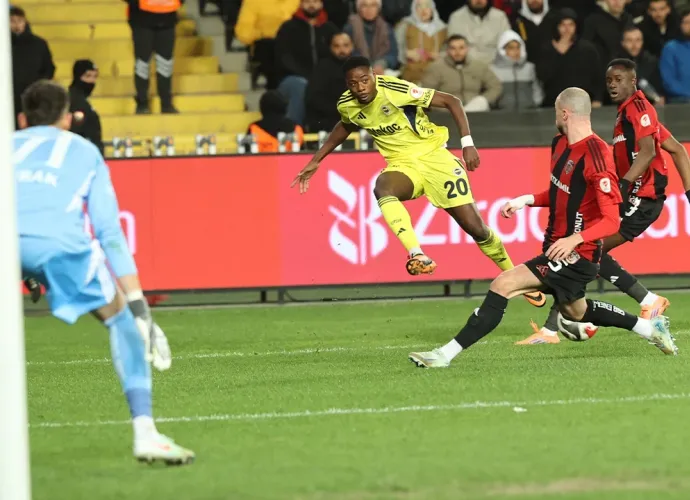 Fenerbahçe Gaziantep'te Turu 4 Golle Aldı: Ziraat Türkiye Kupası’nda Çeyrek Final Biletini Kaptı