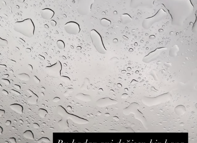 Ünlü Model Özge Ulusoy Hava Değişimlerine Sitem Etti!