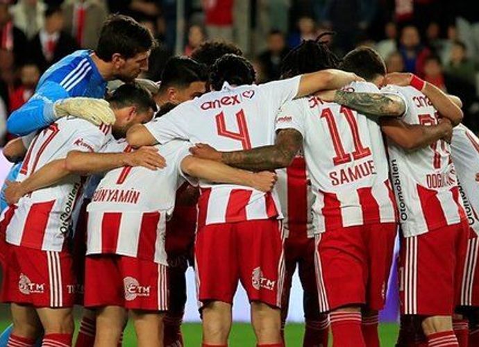 Süper Lig'de Düğüm Çözüldü: Antalyaspor Küme Düşen Son Takım Oldu