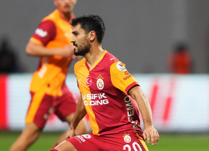 Galatasaray 10+4 Kuralına Göre Oyuncu Göndermesi Gerekiyor