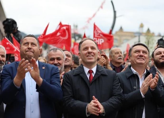 Deniz Yavuzyılmaz Kimdir? Kaç Yaşında, Nereli? Hangi Partiden? Eşi Serpil Yavuzyılmaz Kimdir?