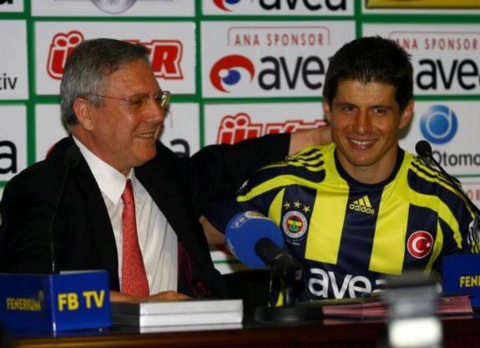 Emre Belözoğlu Fenerbahçe’ye Mi Geliyor? Teknik Direktörlük İddiasına Yanıt
