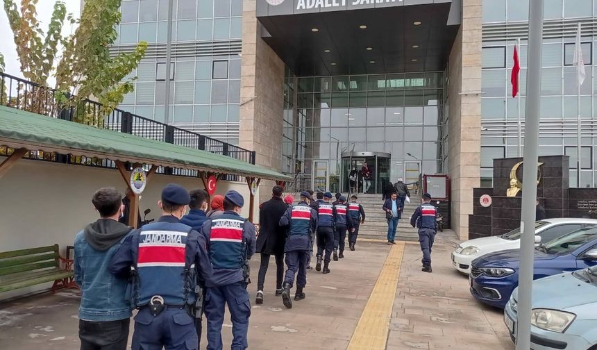 JANDARMA SUÇ ARAŞTIRMA TİMLERİ SUÇLULARA GÖZ AÇTIRMIYOR