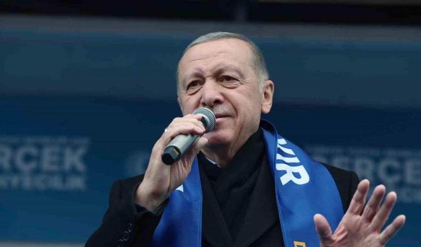 Cumhurbaşkanı Recep Tayyip Erdoğan: “CHP’yi allayıp pullayıp size dayatıyorlar. İstanbul’da ne kadar marjinal ideoloji mensubu varsa hepsini Kürt kardeşlerimin başına patron yapanlara artık gidilecek yol olmadığına inanıyorum.”