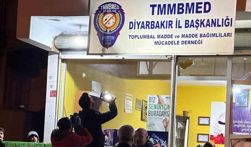 Diyarbakır’da uyuşturucu ile mücadele derneğinde silahlı kavga: 2 yaralı