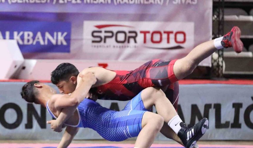 Ahmet Ayık U15 Erkekler Serbest Güreş Türkiye Şampiyonası sona erdi