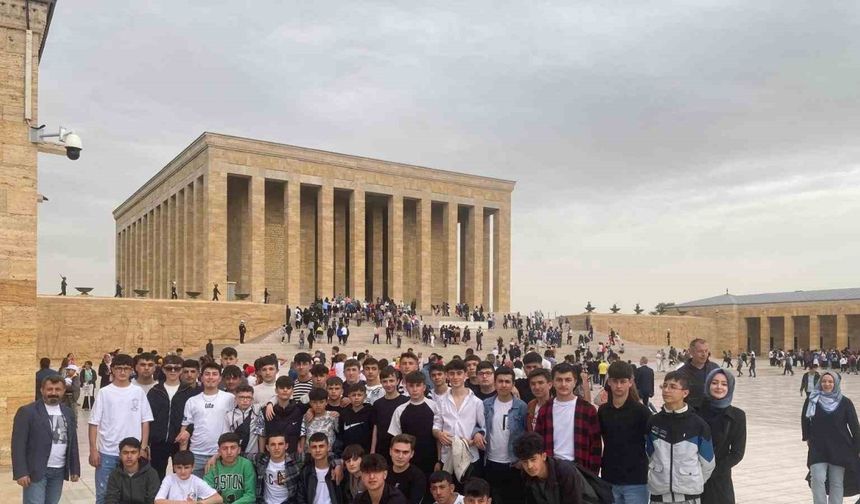STSO, Sivas MTAL öğrencileri için Ankara kültür gezisi düzenledi