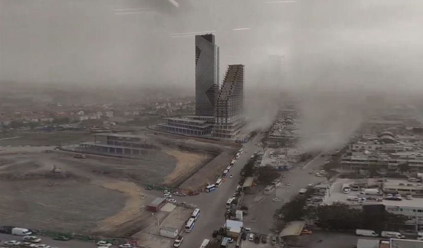 Ankara'da Sağanak Yağış ve Kuvvetli Fırtına Etkili Oldu