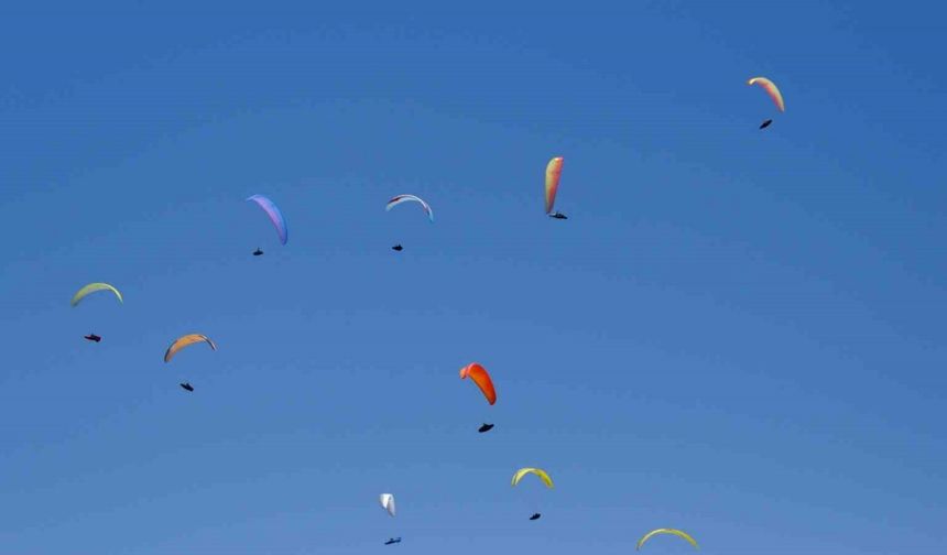 Akşehir 11. Uluslararası XC OPEN 2024 Yamaç Paraşüt Mesafe Yarışması başladı