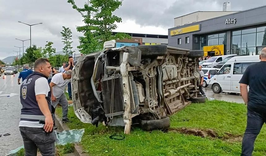 Ordu’da minibüs refüje çarparak yan yattı: 1 ölü, 4 yaralı