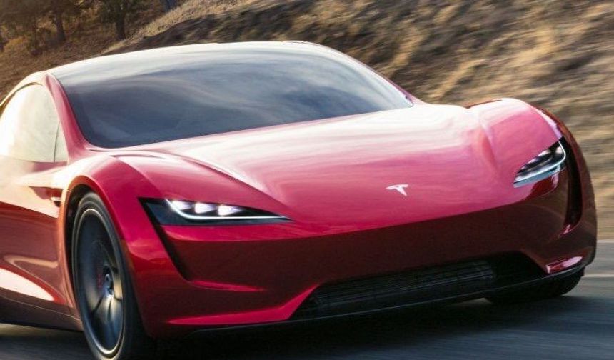 Elon Musk, Tesla Roadster'ı Uçurmaya Hazır!