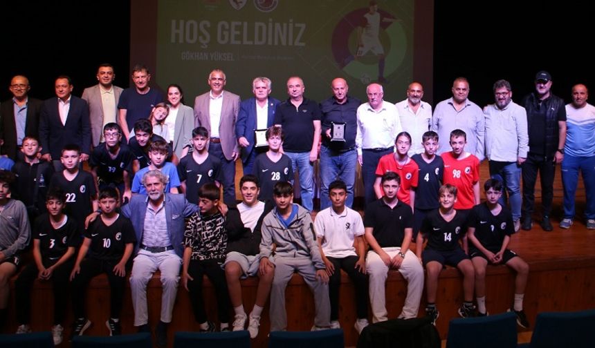 Kartal Belediyesi’nden Amatör Futbol Semineri