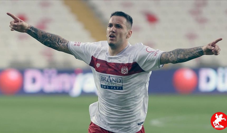 Takım Küme Düştü, Yıldız Futbolcu Bombayı Patlattı! "Hocanın Egoları Takımın Önüne Geçti"