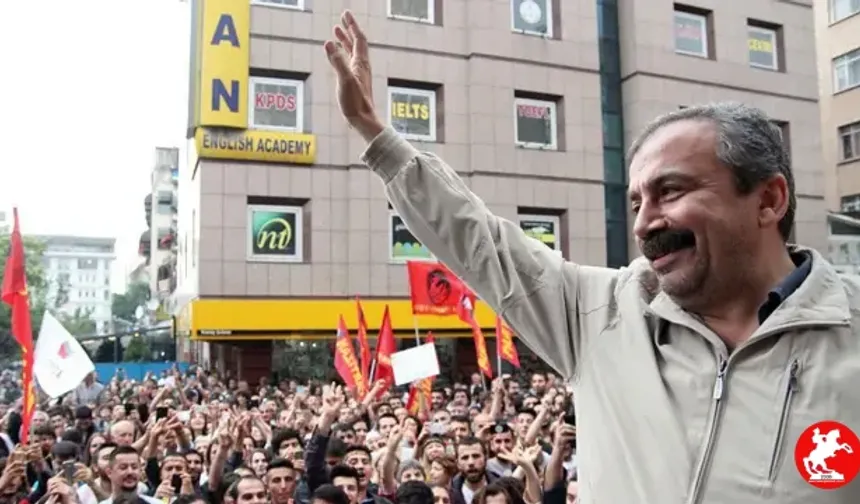 Sırrı Süreyya Önder  Yaşamını Yitirdi