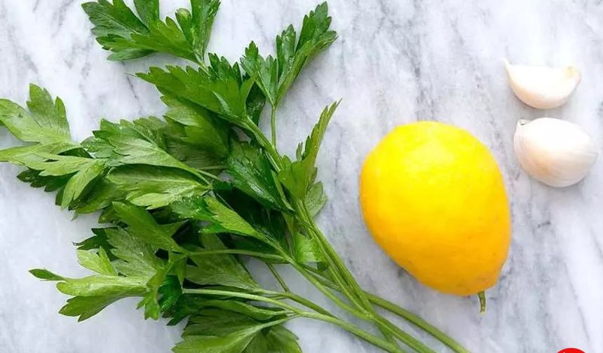 Bağışıklığınızı Güçlendirecek Maydanoz, Limon ve Sarımsak Kürü