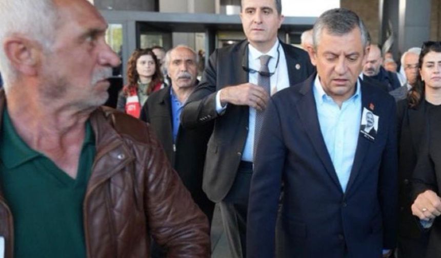 Özgür Özel’e AKM Çıkışında Yumruklu Saldırı