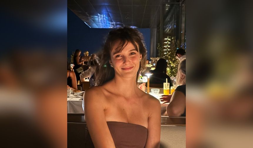 Büşra Develi'nin Tatil Pozları Sosyal Medyayı Salladı! 'Çiğdem Komiser'le Hiçbir Alakası Yok!