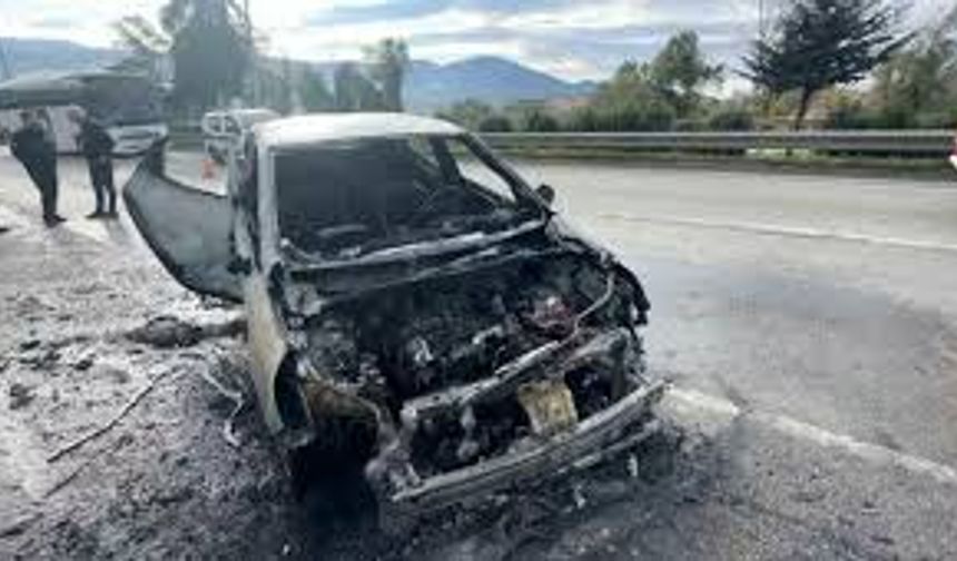 Samsunspor’un Yıldızı Musaba Ölümden Döndü: Kiralık Araç Alev Topuna Döndü