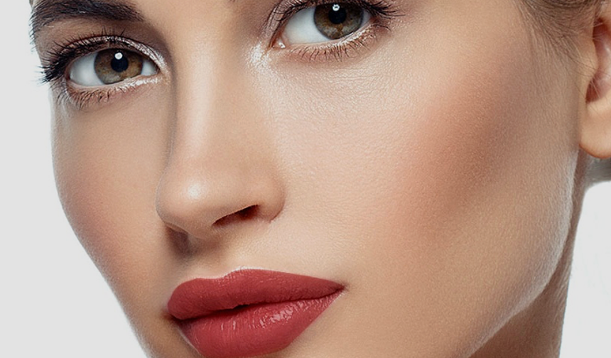 Dudak Dolgusu Adana’da Doğal ve Dengeli Dudak Görünümü - EsteLite