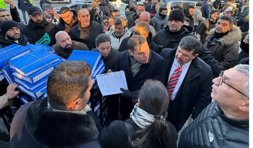 Martı TAG ve Oğuz Alper Öktem’den İzmir’de Dev Hamle: 48 Bin İmza UKOME’ye Sunuldu